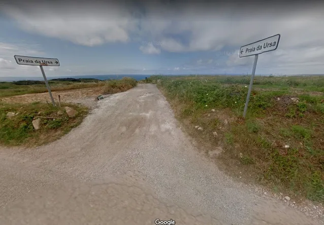 Caminho praia da Ursa