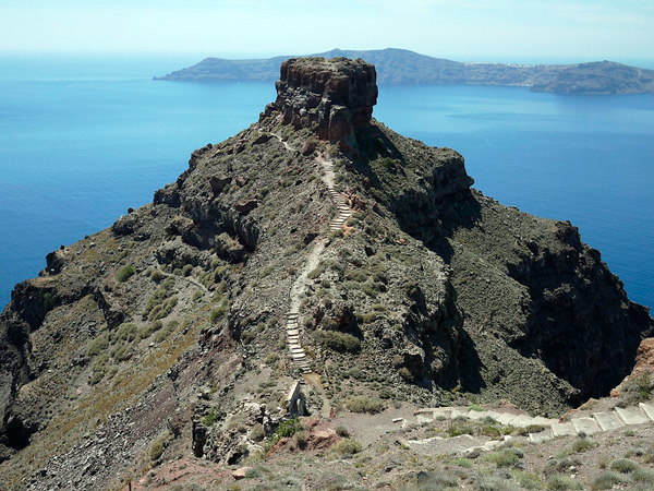 instagramáveis de Santorini Skaros Rock