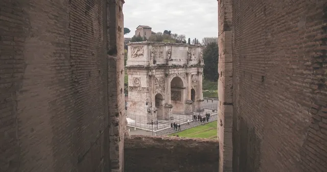 atrações gratuitas roma Arco Constantino