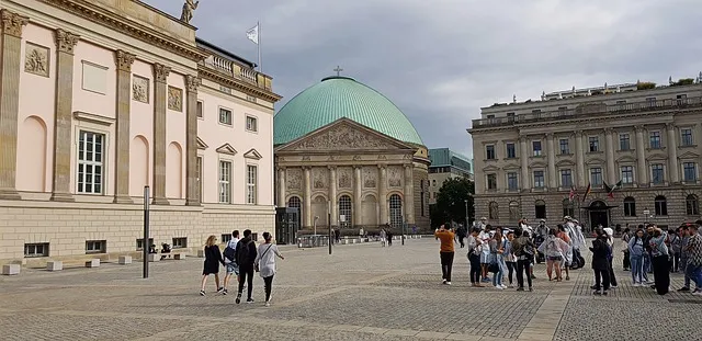 o que visitar em Berlim Babelplatz